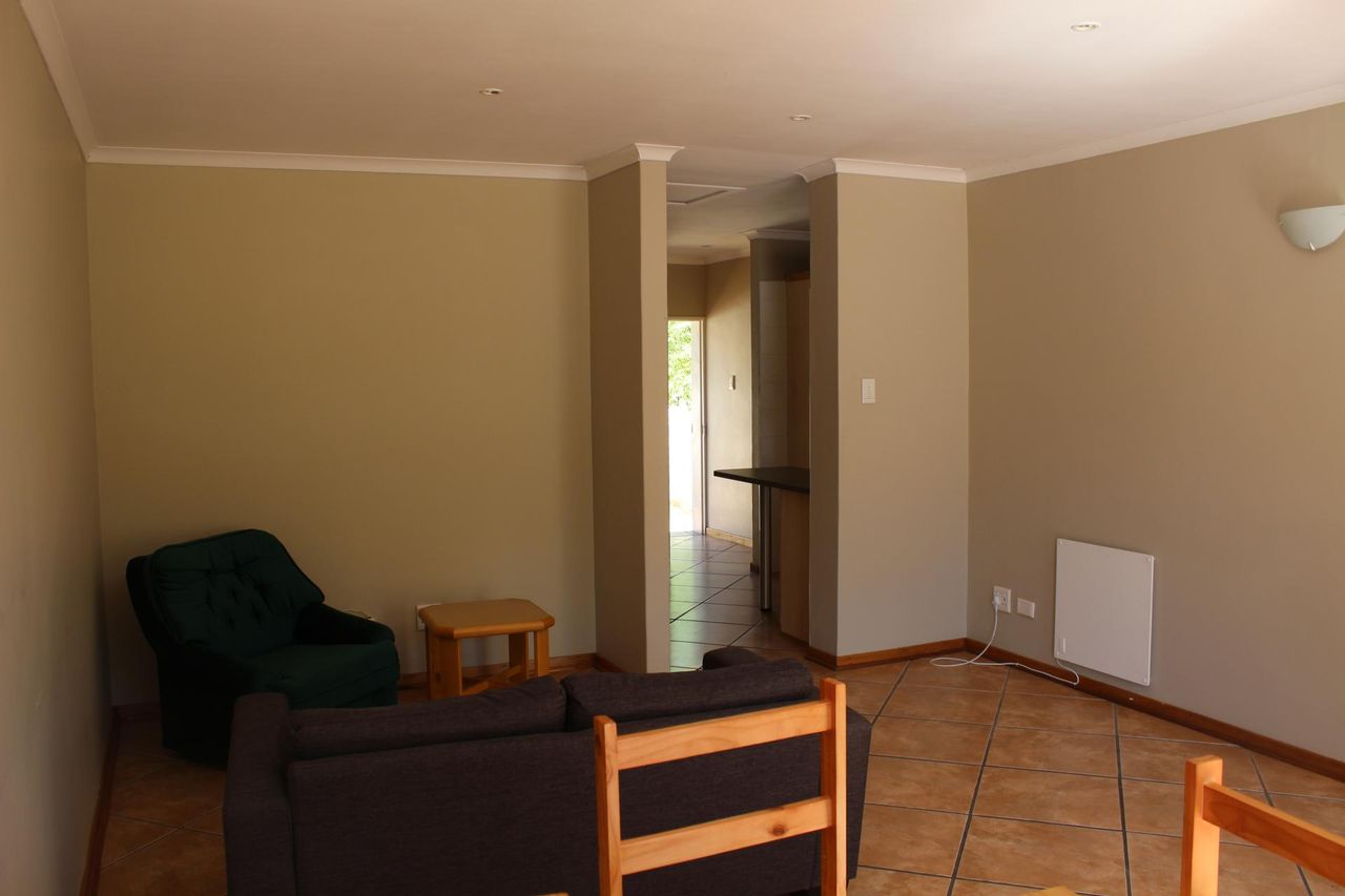 Photo 3 of 6