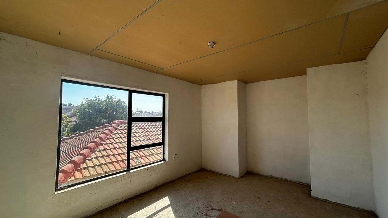 Photo 5 of 19