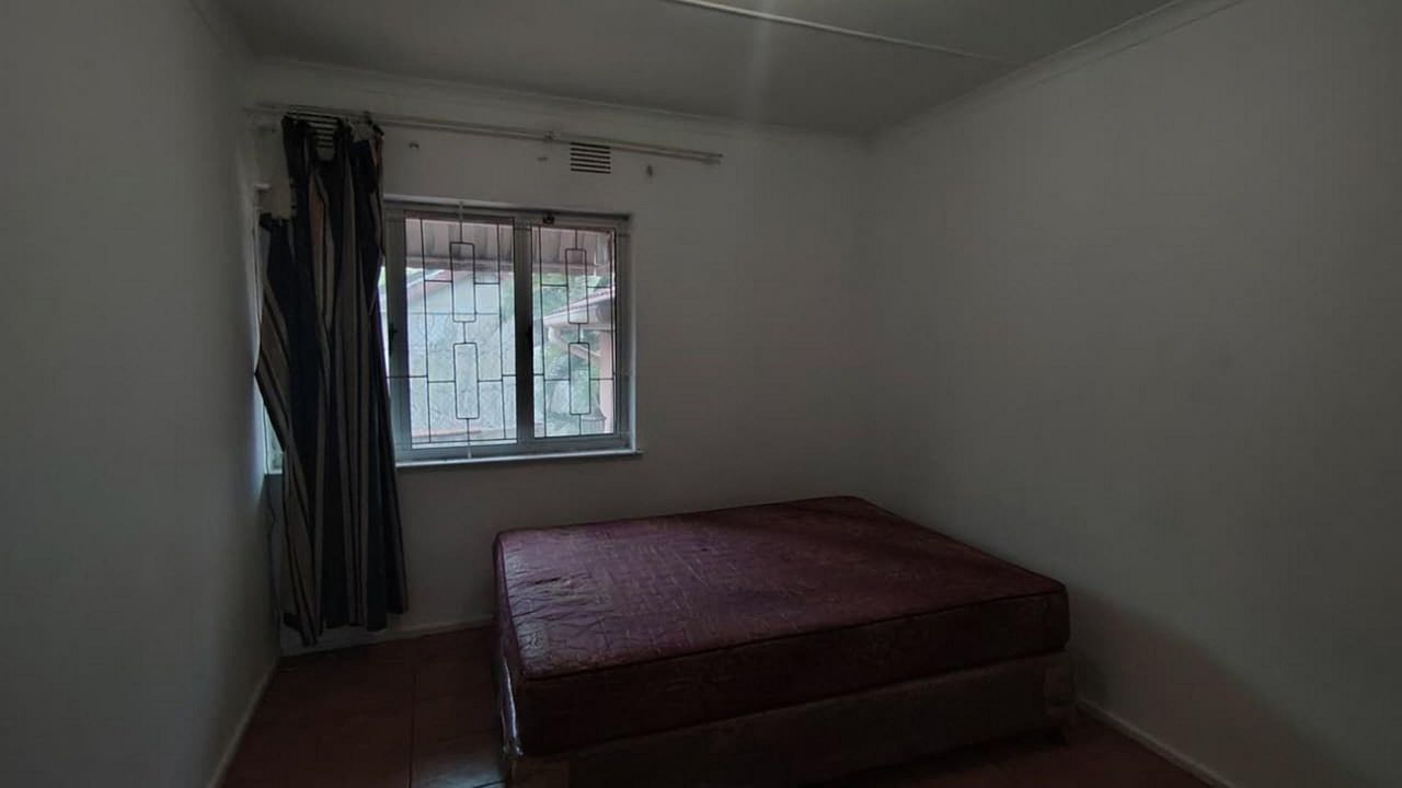 Photo 14 of 22