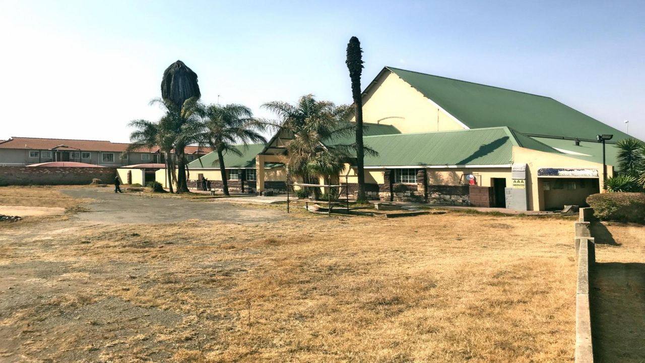 Photo 10 of 12