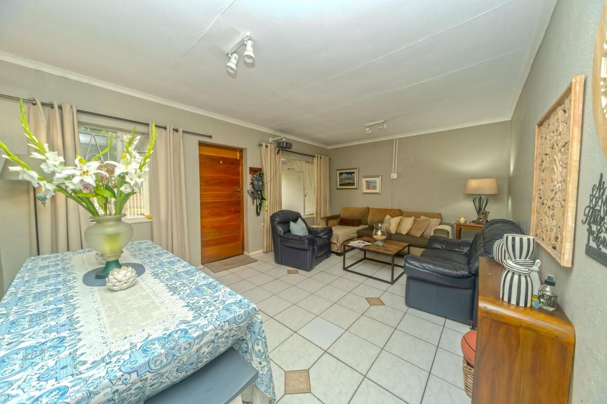 Photo 6 of 26