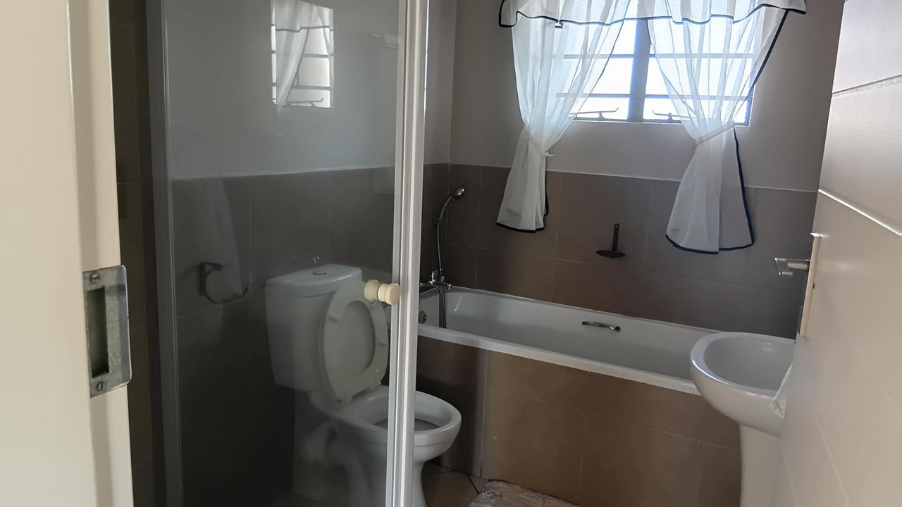 Photo 15 of 25