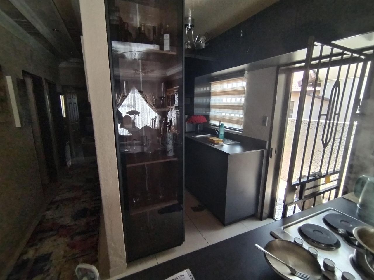 Photo 6 of 27