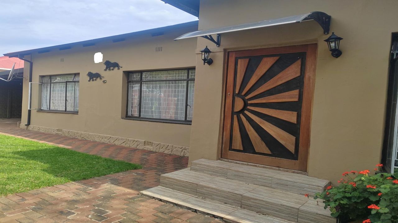 Photo 6 of 31