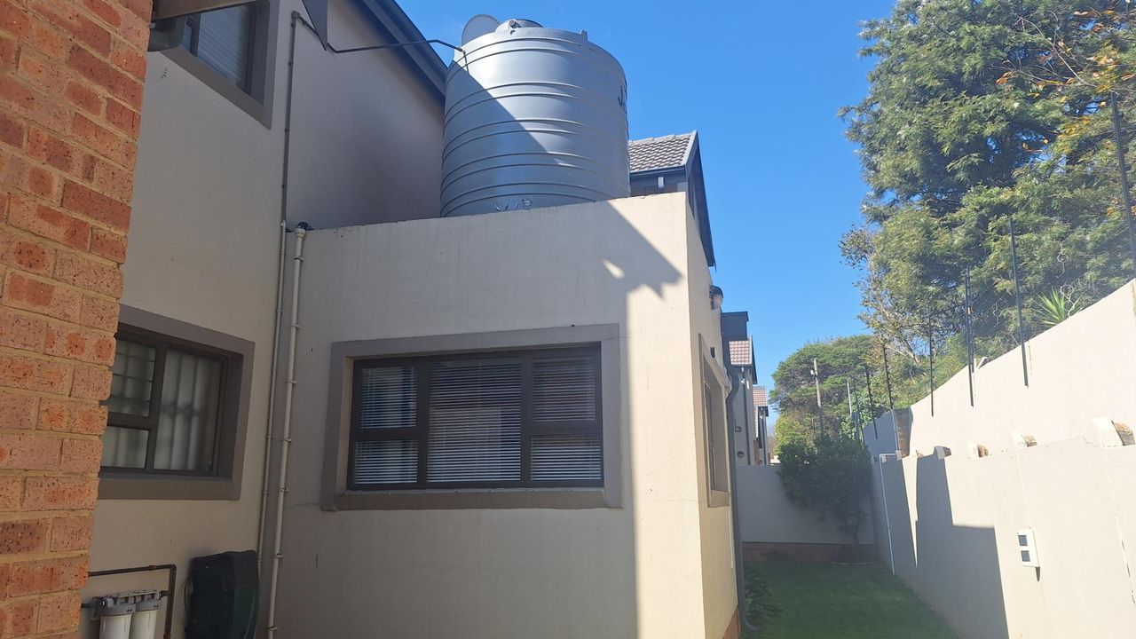 Photo 17 of 23