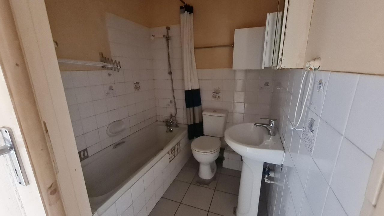 Photo 8 of 14