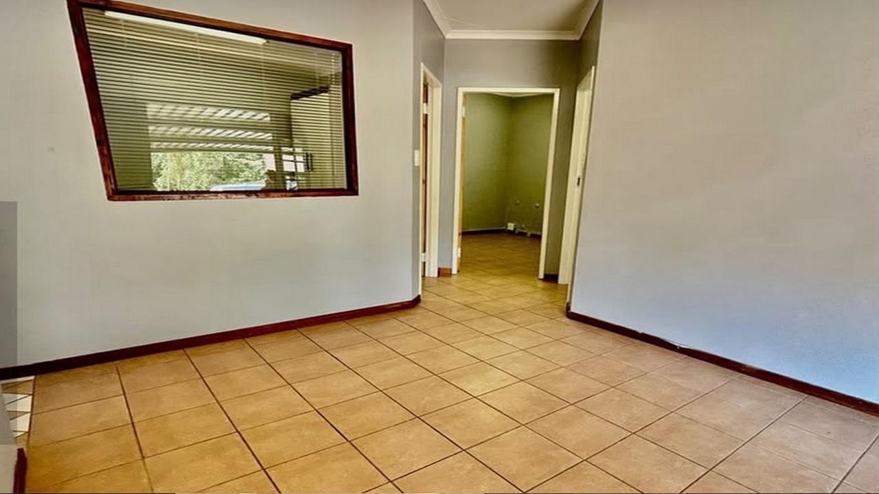 Photo 6 of 18