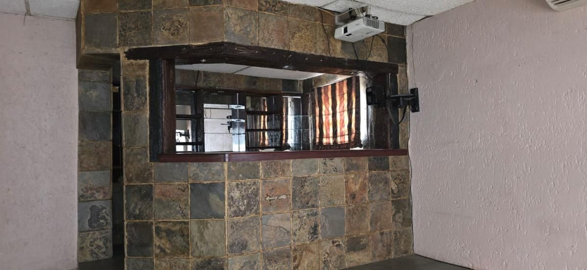Photo 4 of 24