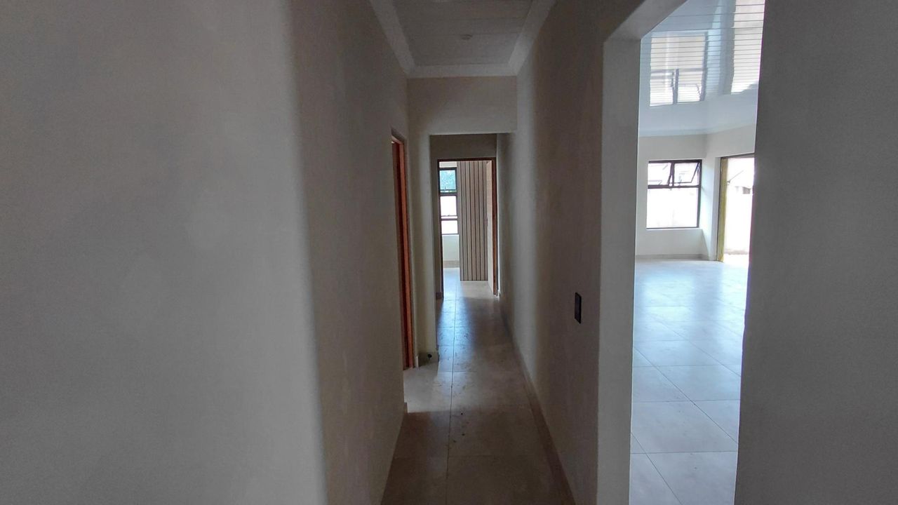 Photo 8 of 32