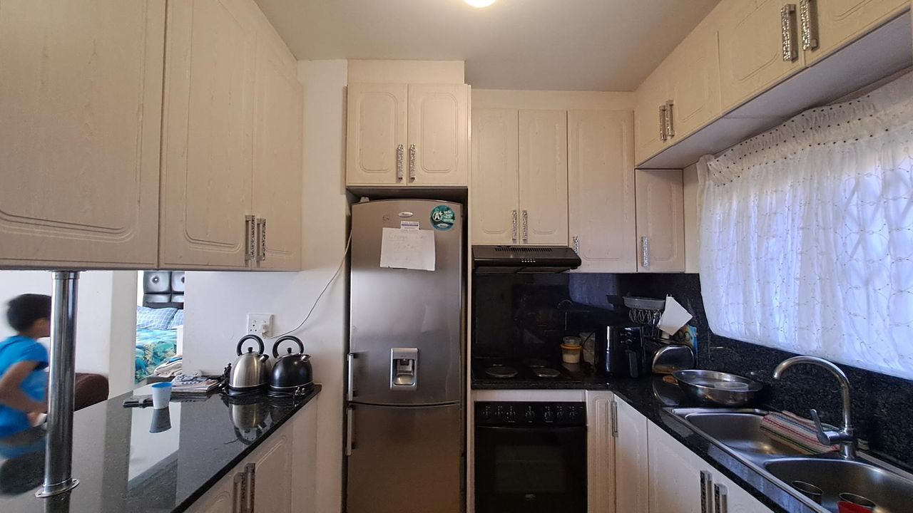 Photo of 2 Bedroom apartment to rent in Southgate, Phoenix