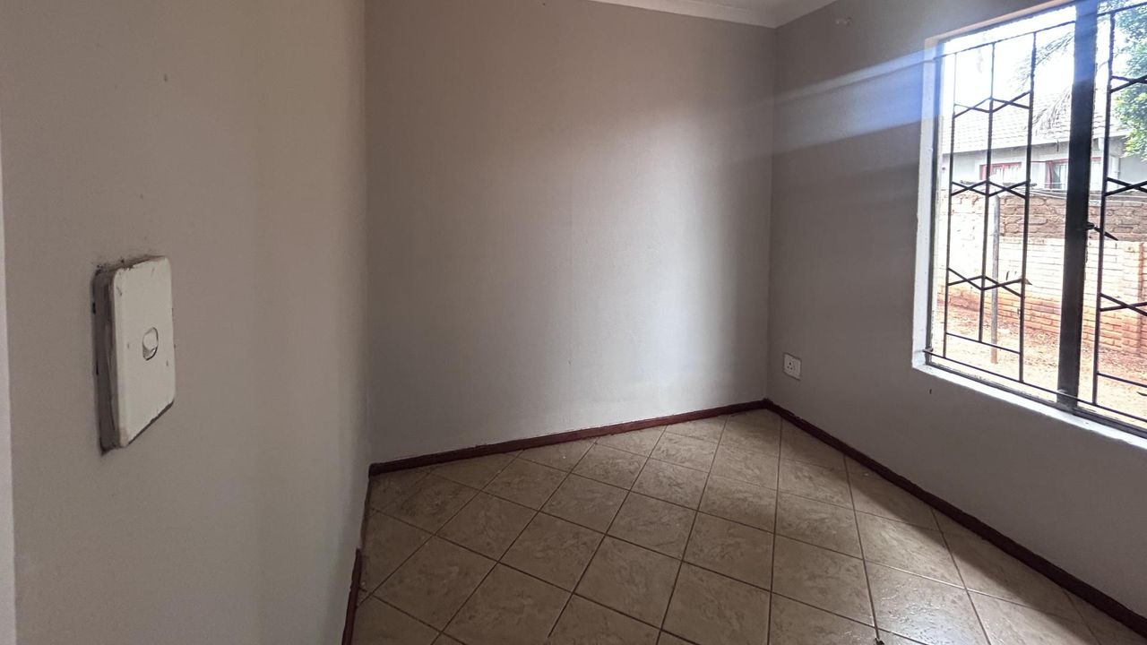 Photo 17 of 22