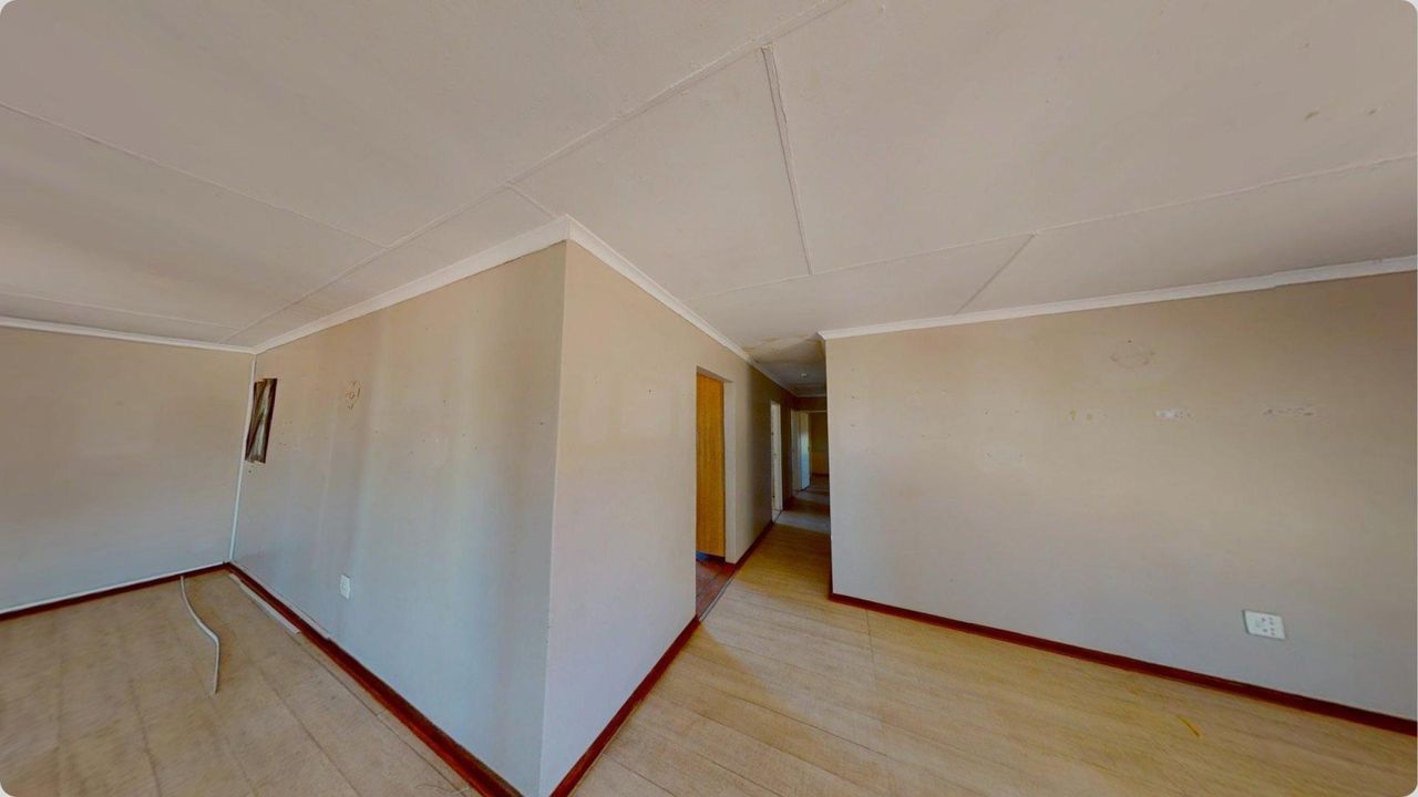 Photo 10 of 24