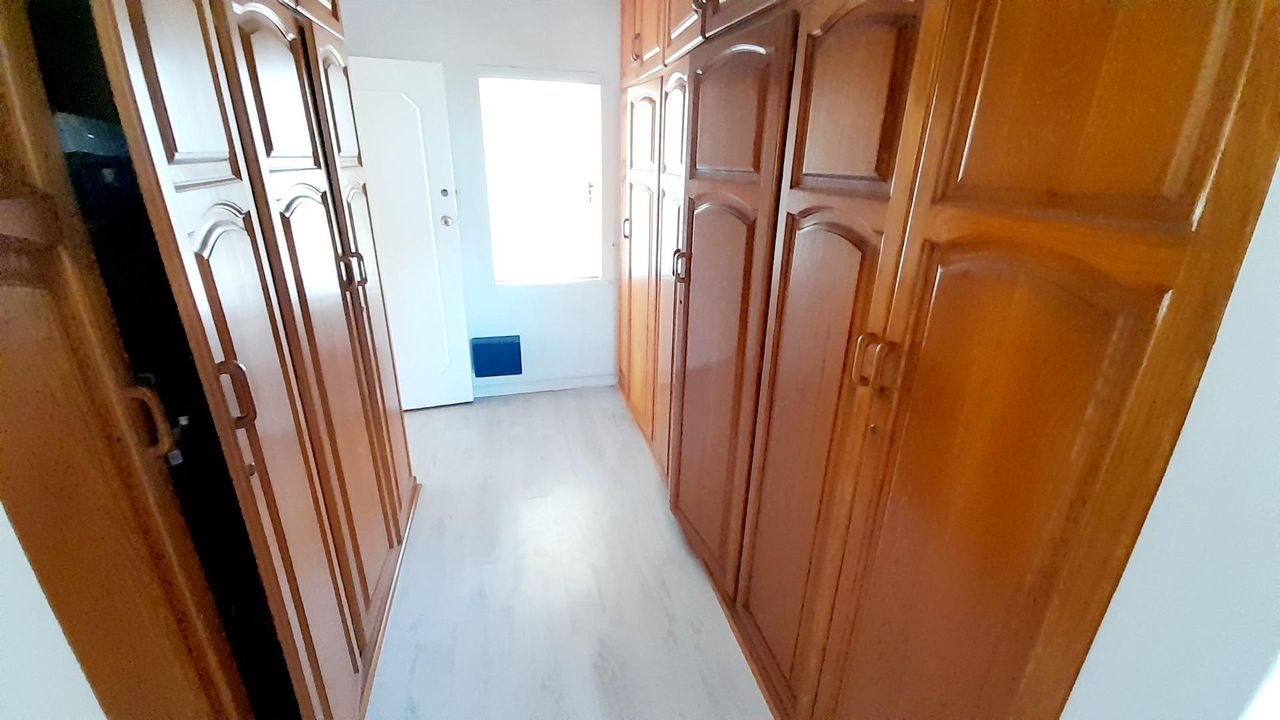 Photo 16 of 45