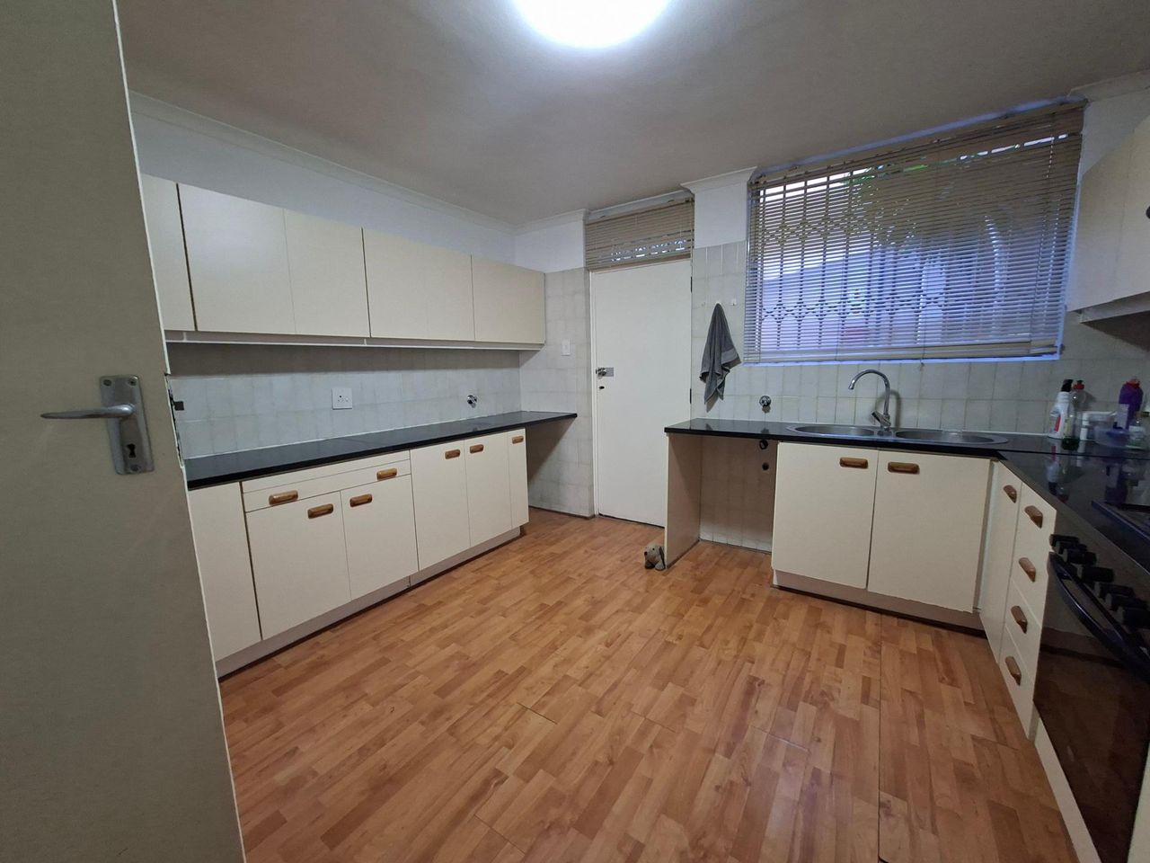 Photo 3 of 22