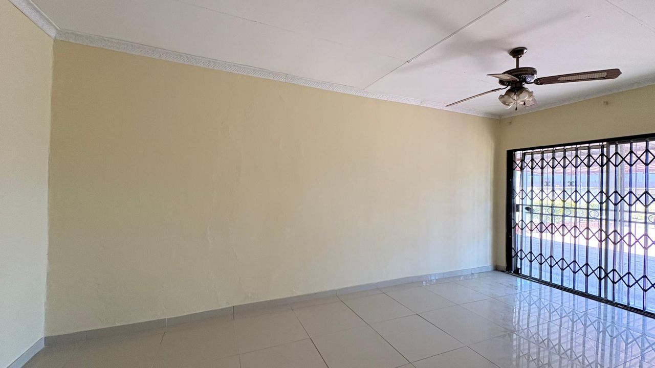 Photo 19 of 25