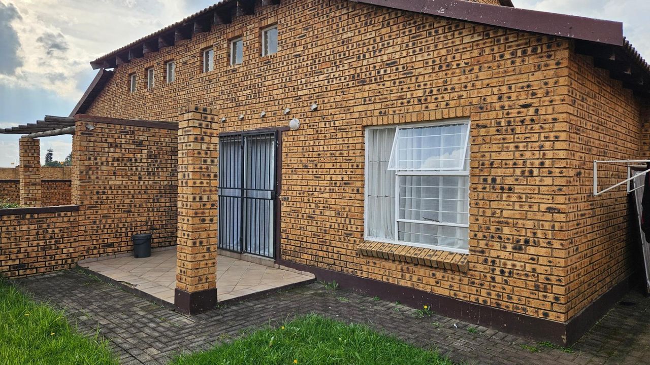 Photo 6 of 25