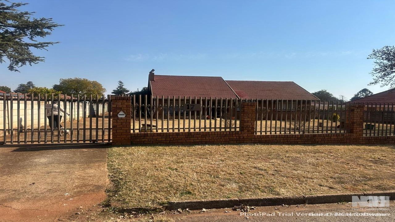 Photo of 3 Bedroom house for sale in Carletonville Central