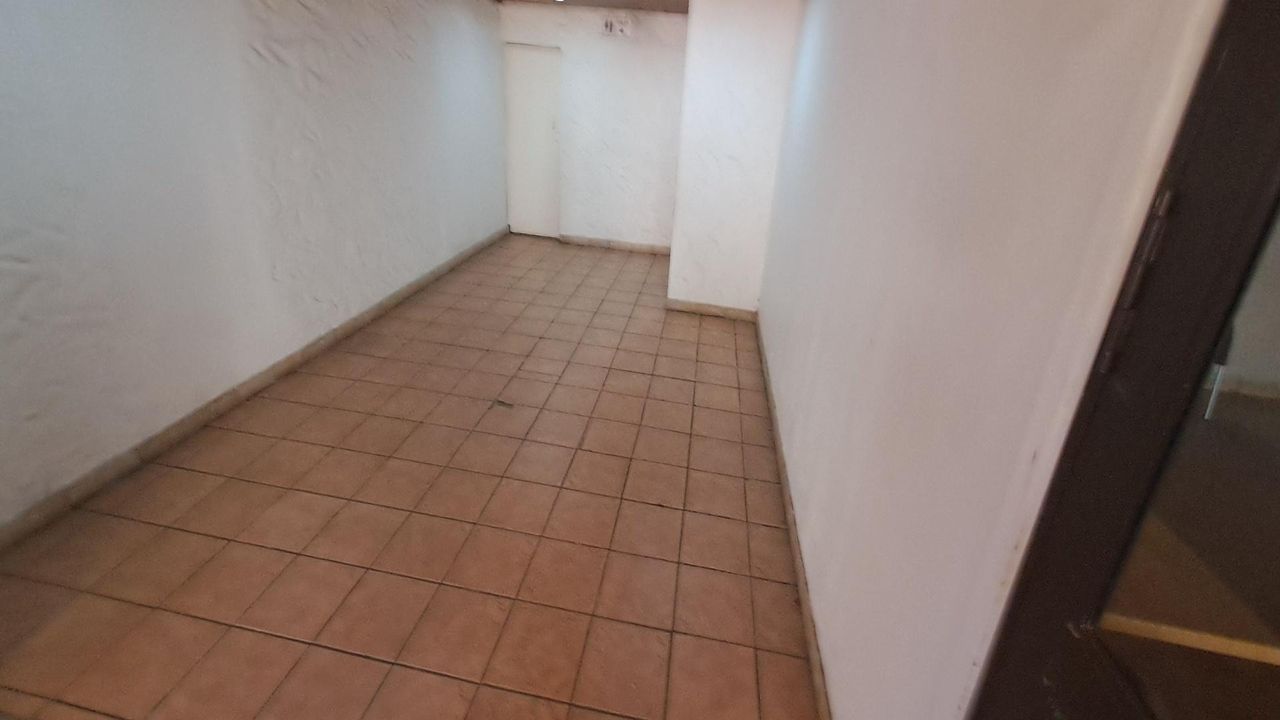 Photo 14 of 16