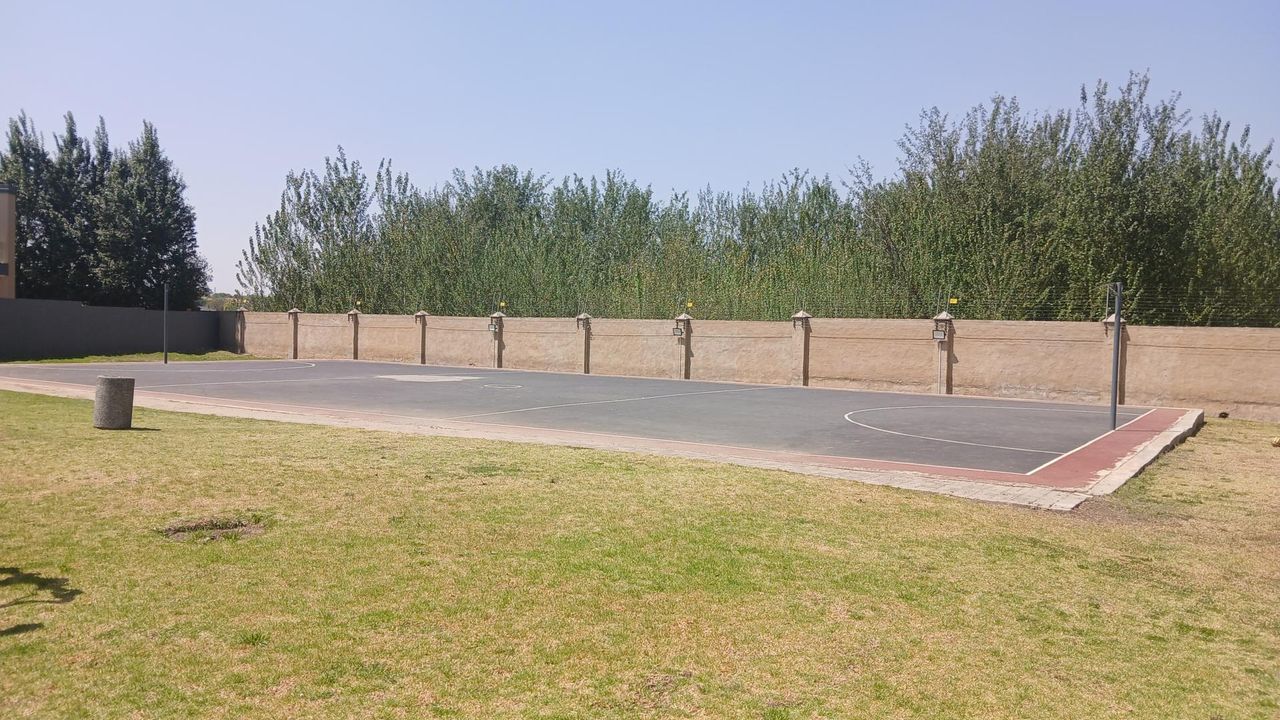 Photo 9 of 15