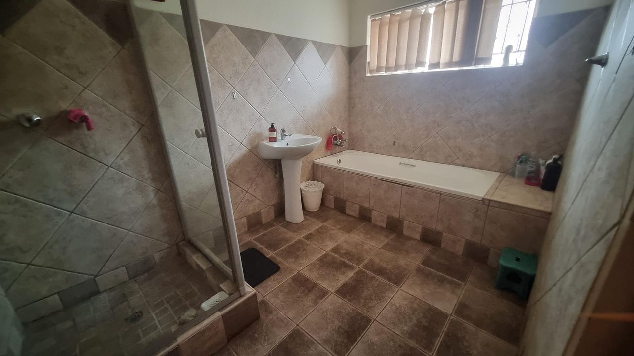 Photo 26 of 35