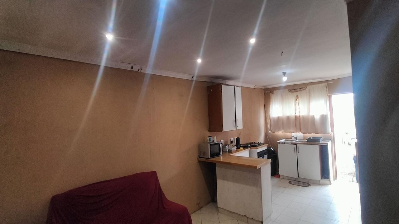 Photo 13 of 21