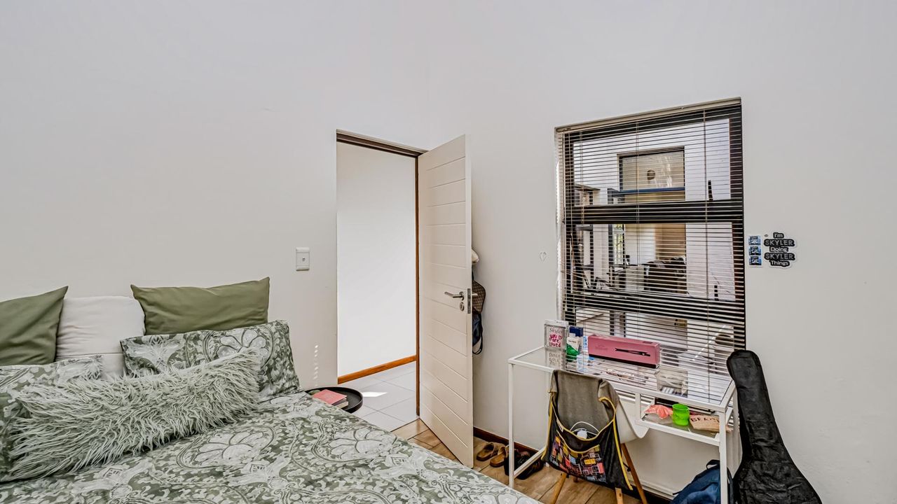 Photo 19 of 23