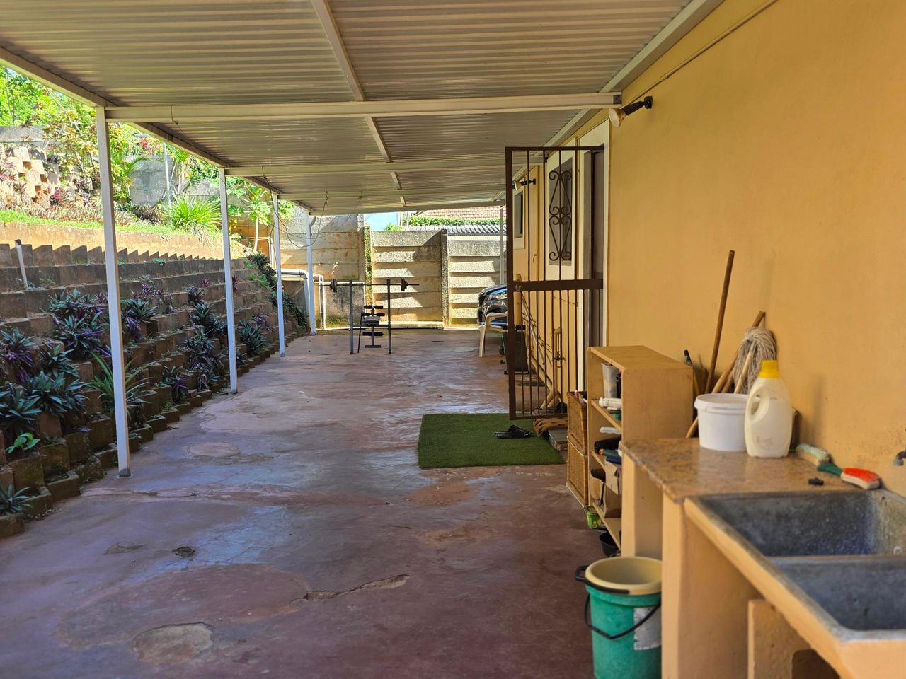 Photo 4 of 23