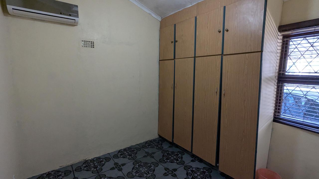 Photo 9 of 12