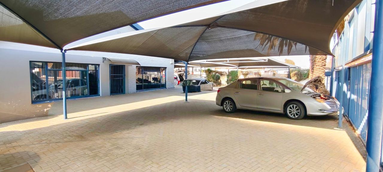 Photo of 4 Bedroom house for sale in Oranjesig, Bloemfontein