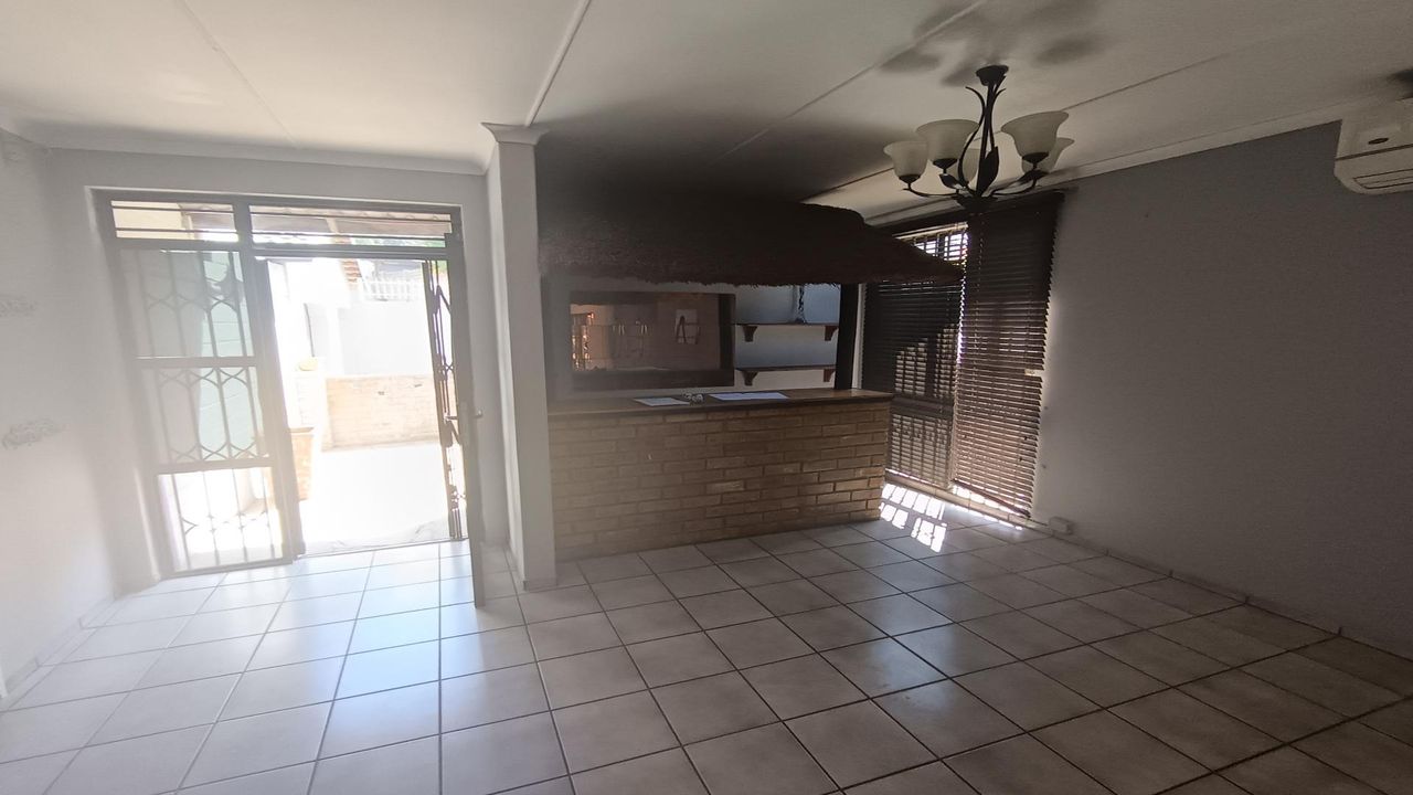 Photo 3 of 16