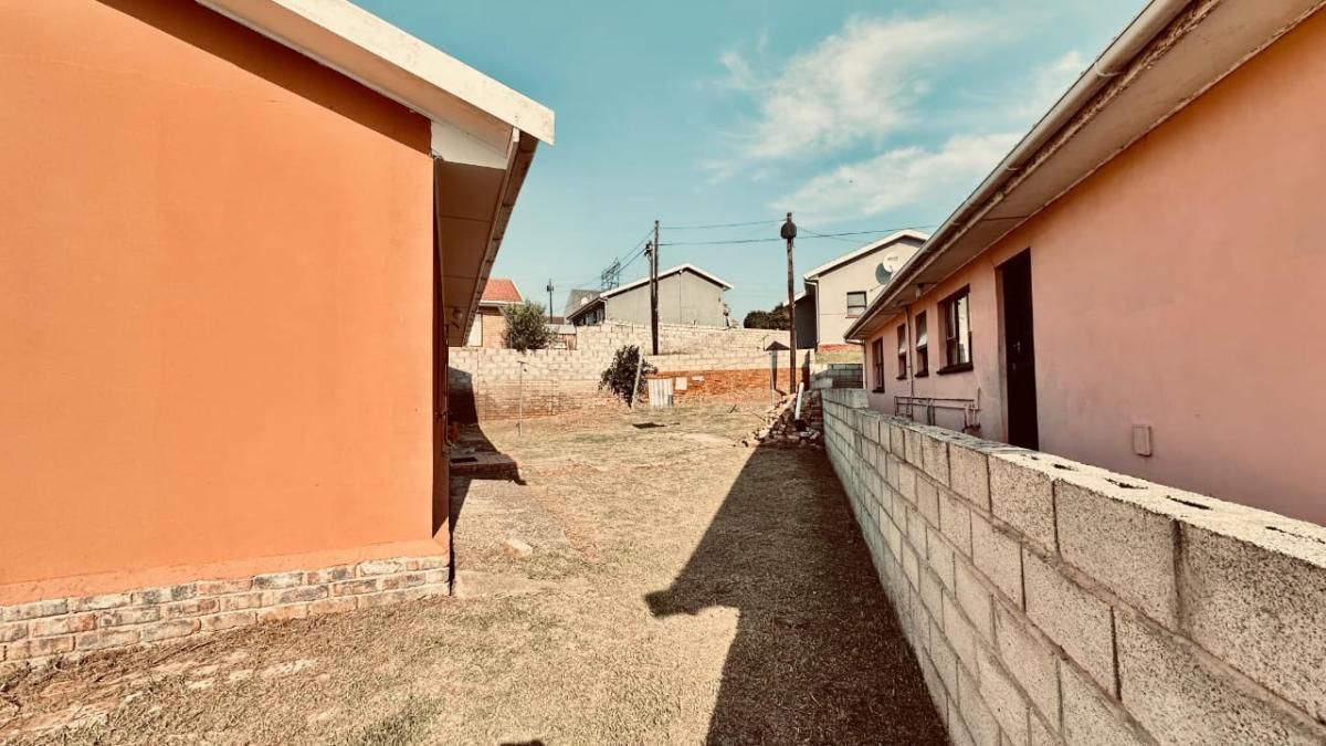 Photo 19 of 31