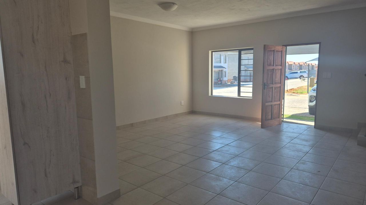 Photo 3 of 26