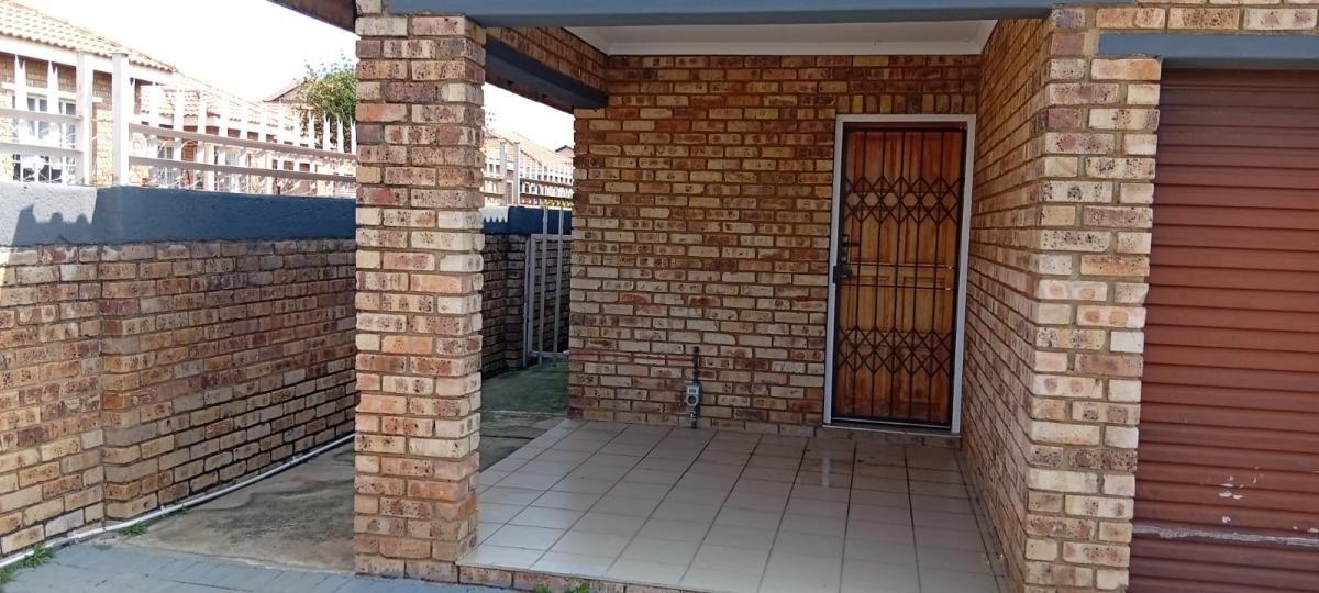 Photo 4 of 22