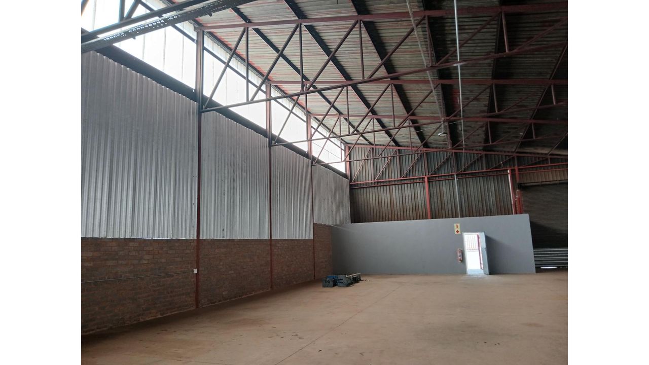 Photo 14 of 17