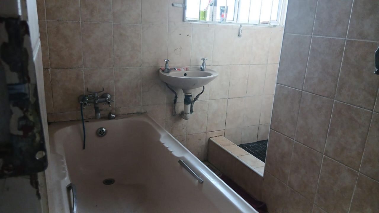 Photo 15 of 23