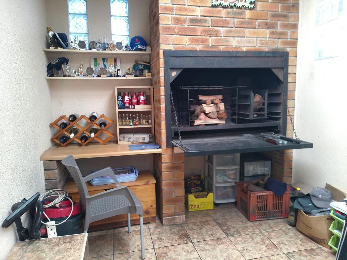 Photo 6 of 14