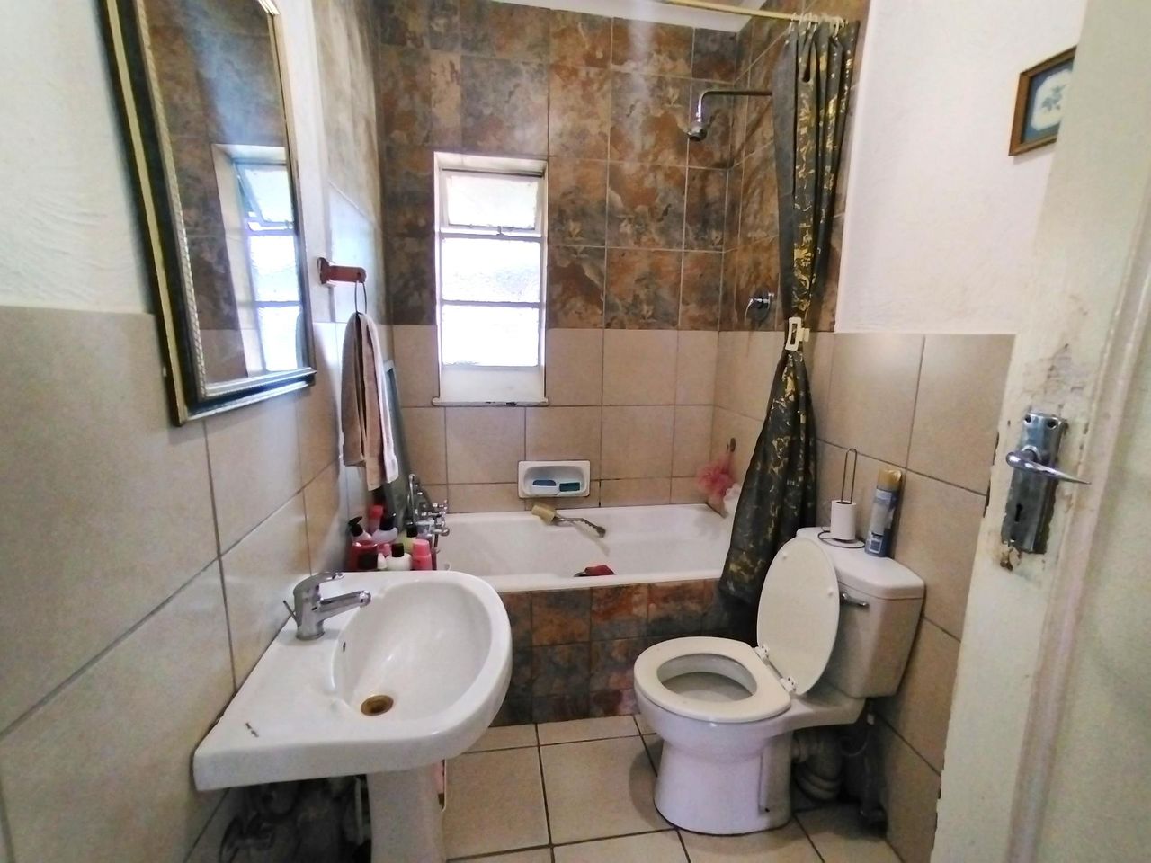 Photo 14 of 23