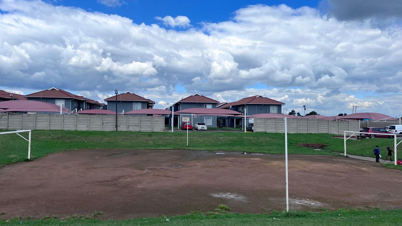 Photo 15 of 19