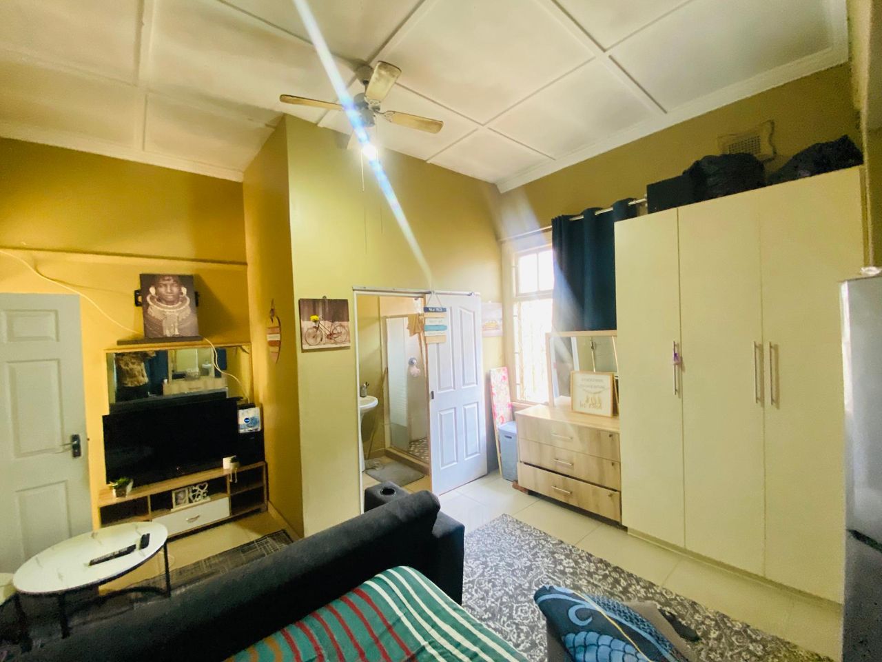 Photo 18 of 22