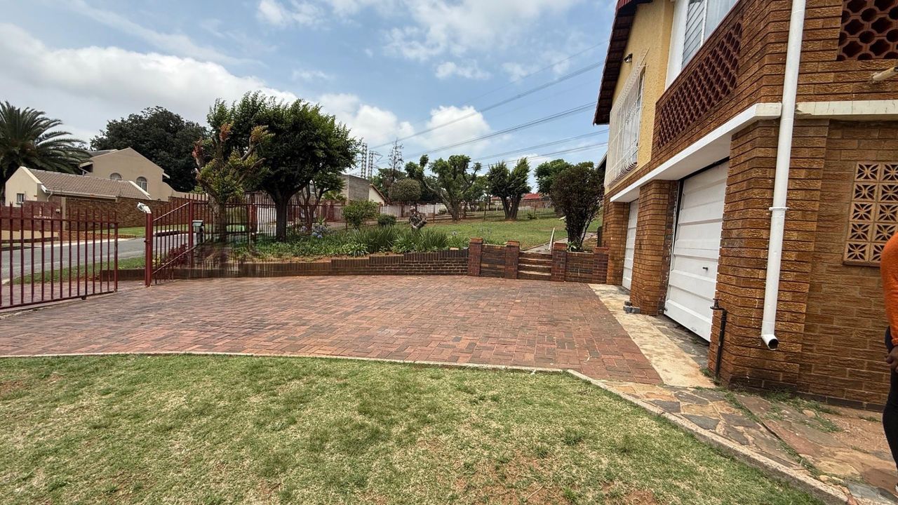 Photo 2 of 16