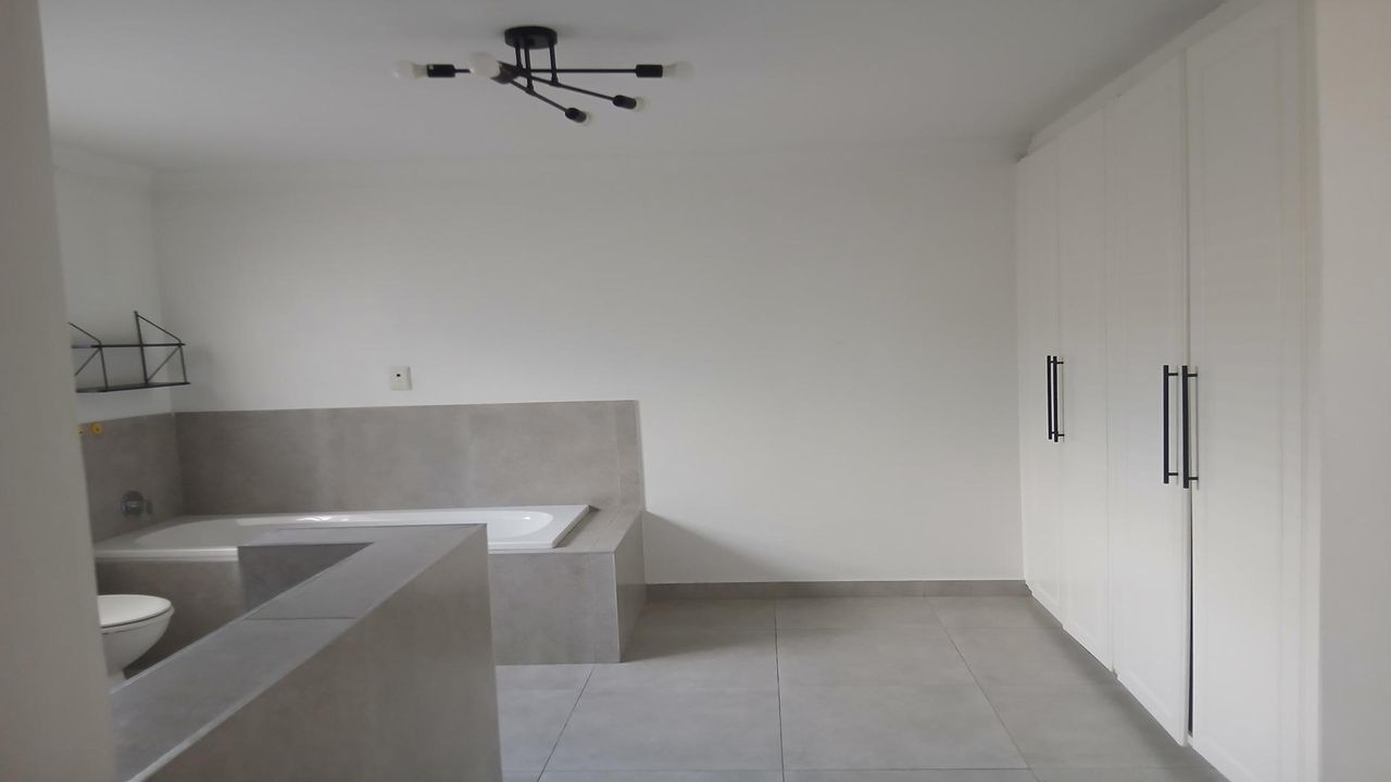 Photo of 3 Bedroom house to rent in Grassy Park, Cape Town