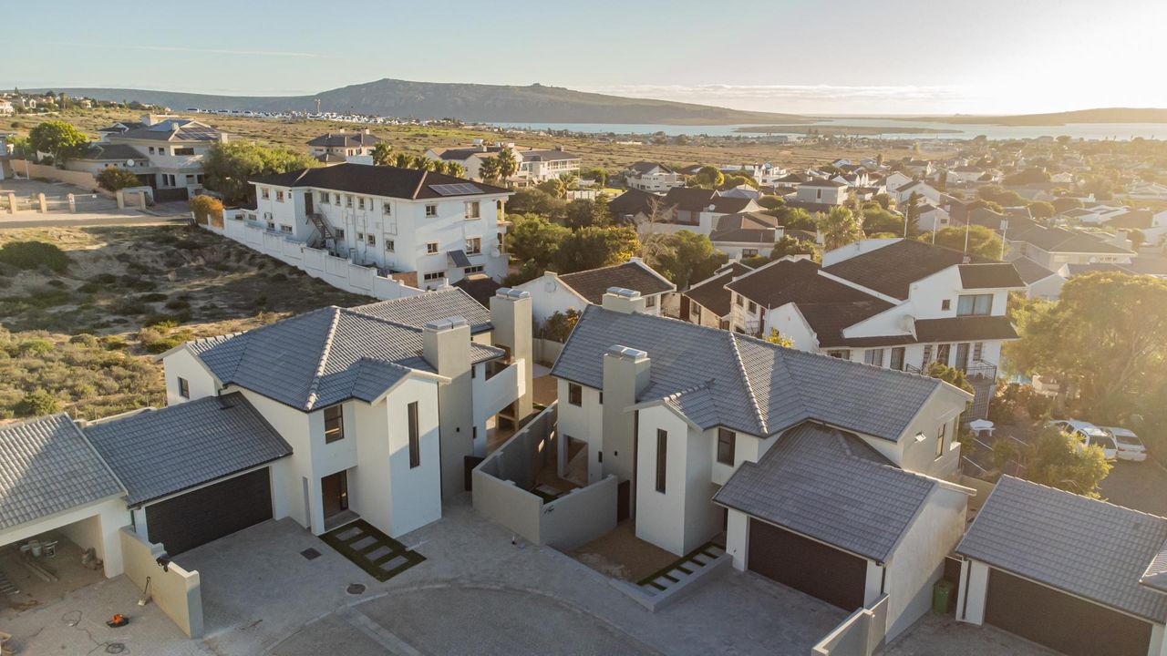 Photo of 3 Bedroom house for sale in Country Club, Langebaan