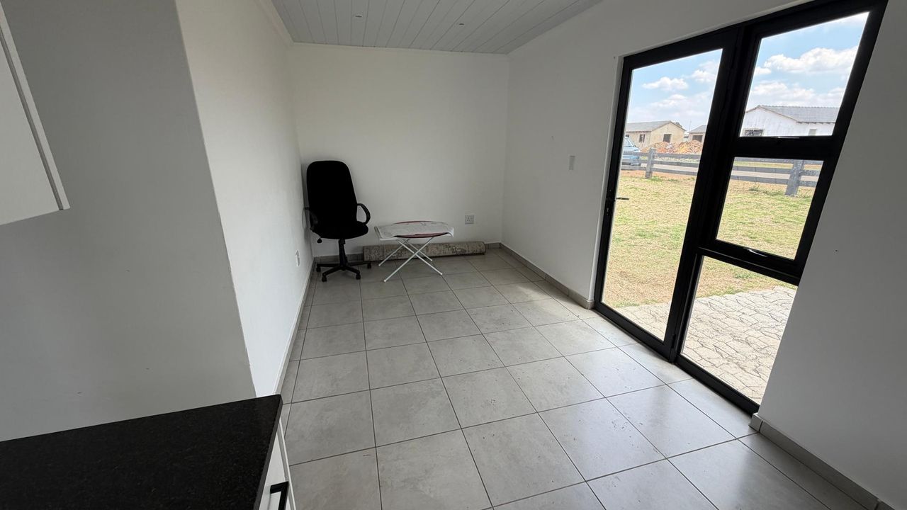 Photo 6 of 25