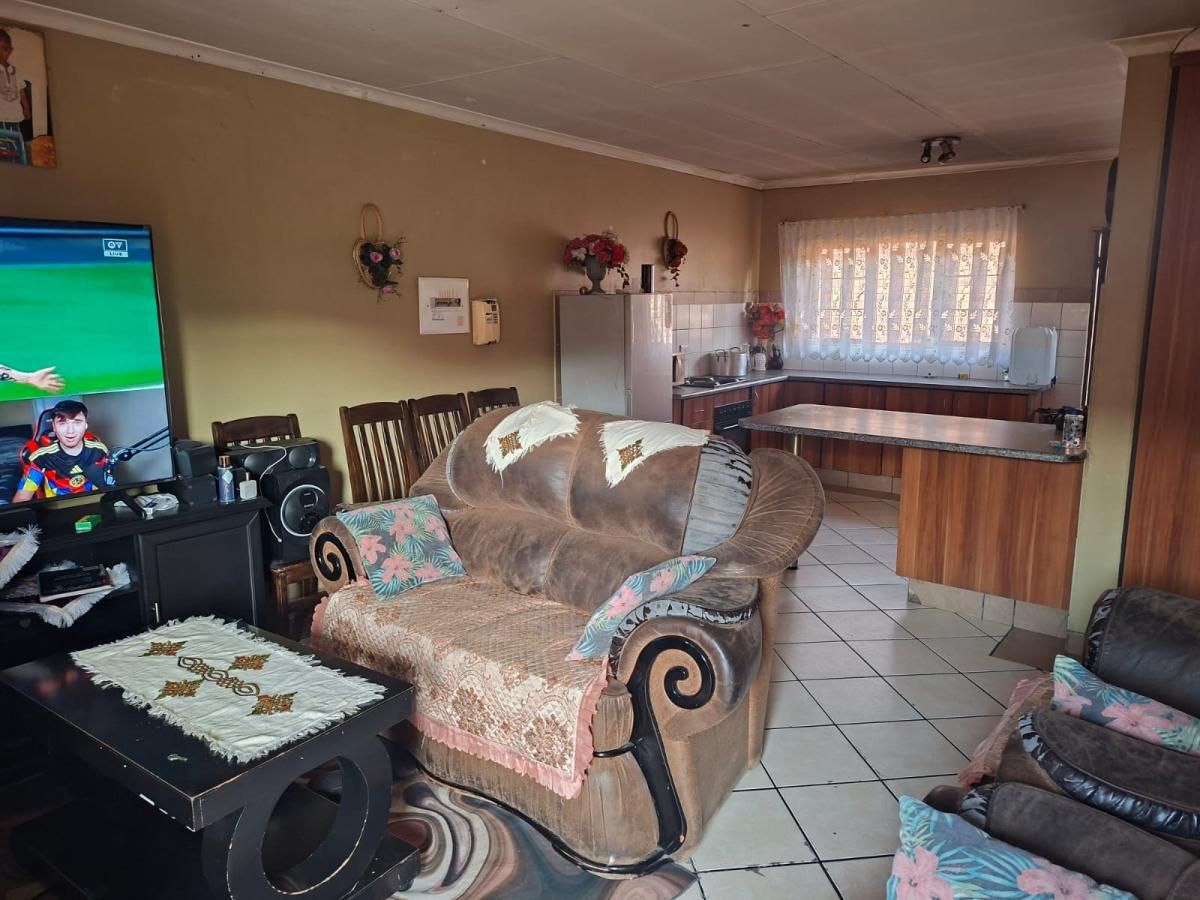 Photo of 3 Bedroom townhouse - sectional for sale in Middelburg Central