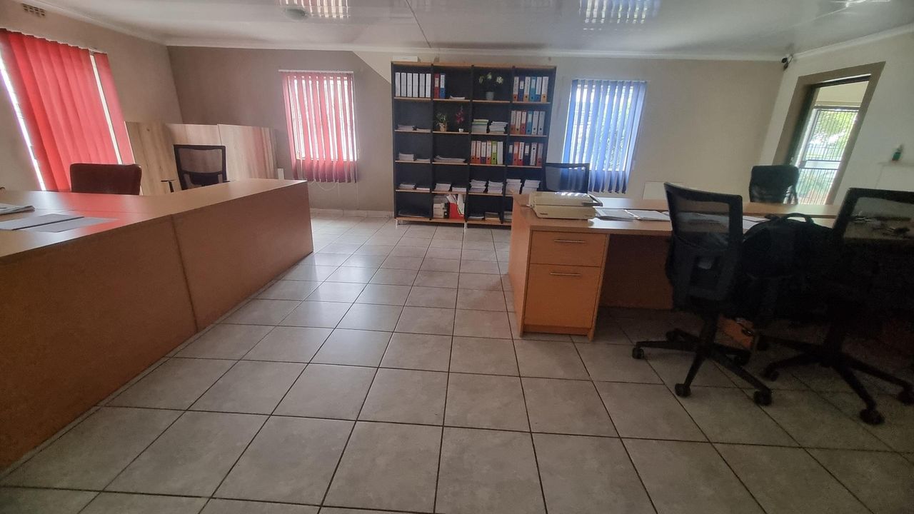 Photo 18 of 35