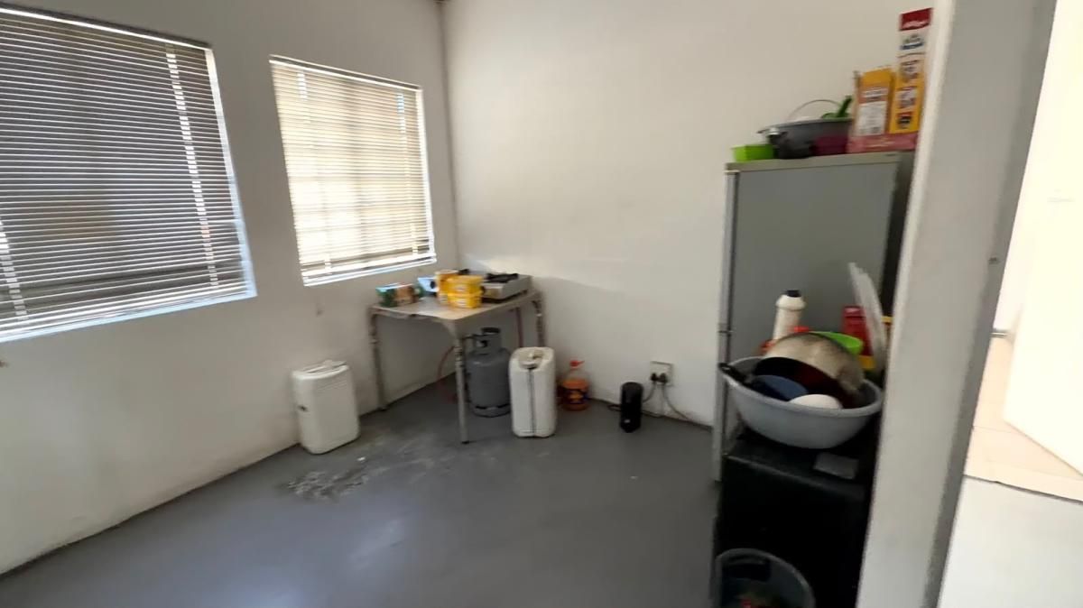 Photo 10 of 12