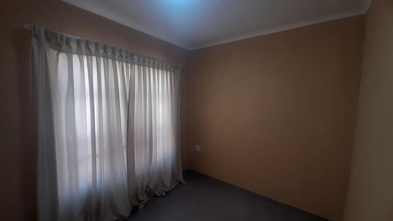 Photo 9 of 13
