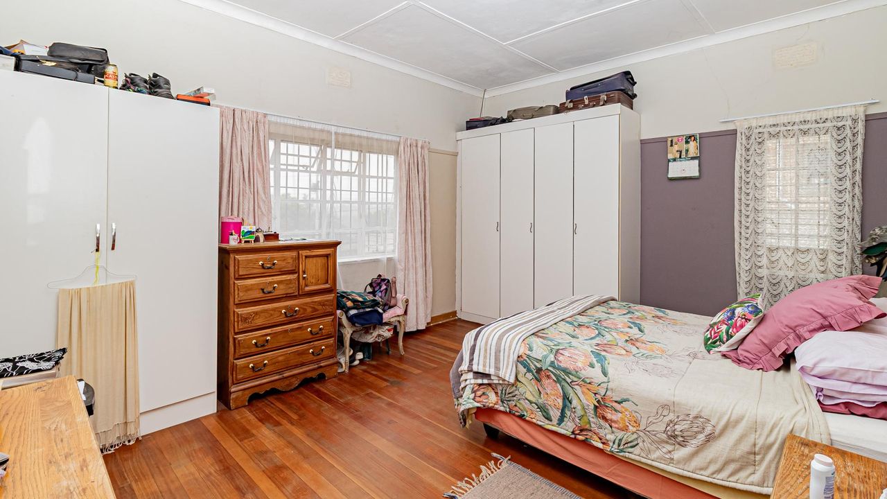 Photo 15 of 25