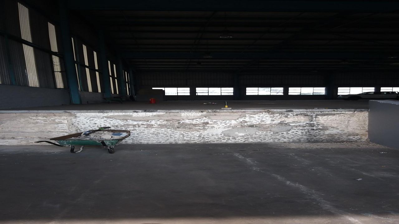 Photo of Warehouse to let in Pinetown Central