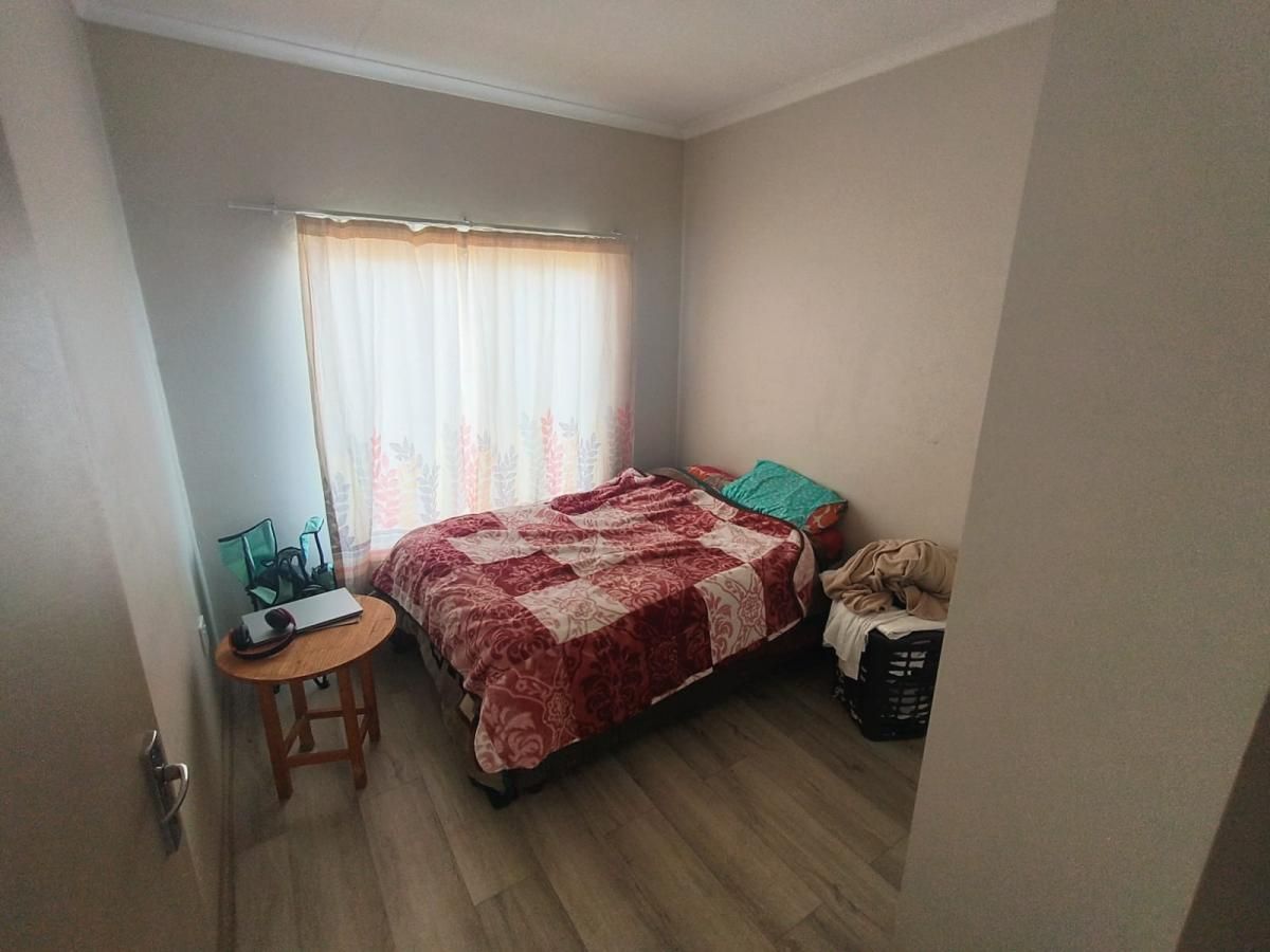 Photo 7 of 14